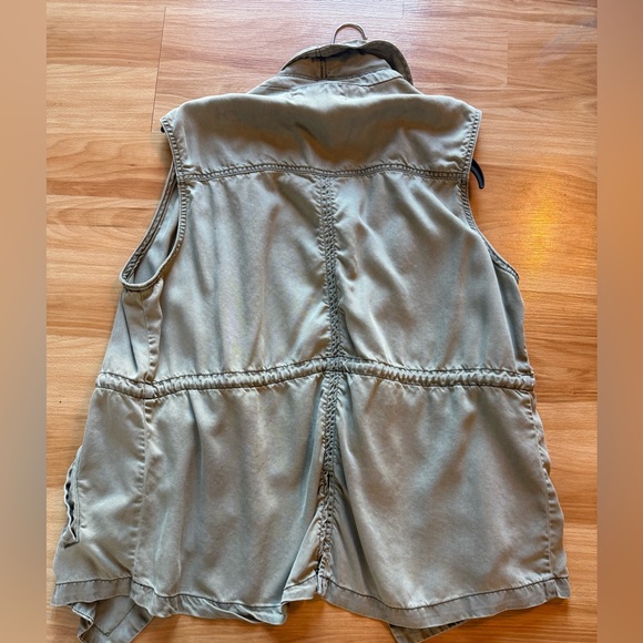 Max Jeans Olive Green Vest - Picture 5 of 8